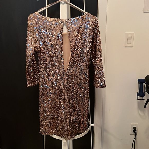 Arden B light pink sequin mini dress with back opening & 3/4 sleeves - Picture 3 of 3